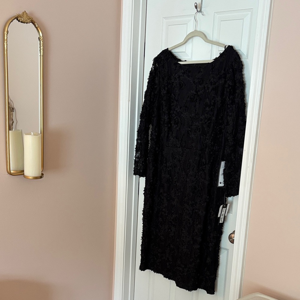 Xscape Black Floral Lace Long Sleeve Plus Size Women’s Cocktail Dress- Size 22W